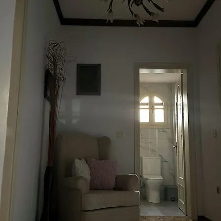 아파트 Greek Mansion