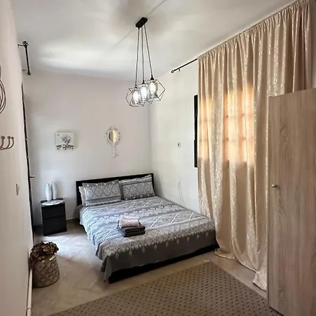 Greek Mansion 아파트 네아 모우다니아